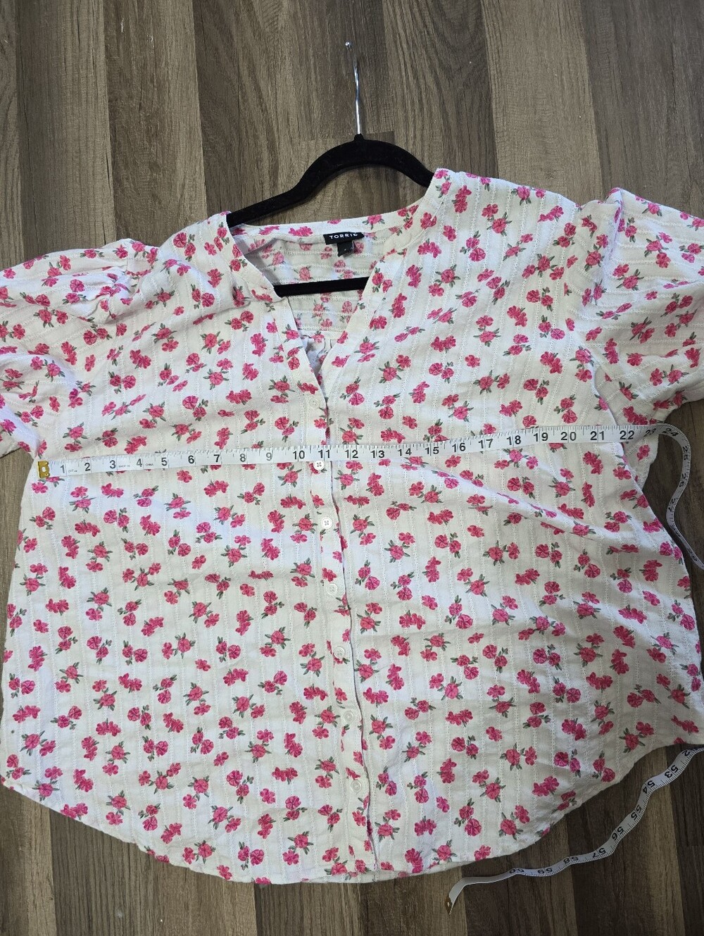 Torrid Floral Button-Front Blouse in White with Pink Roses